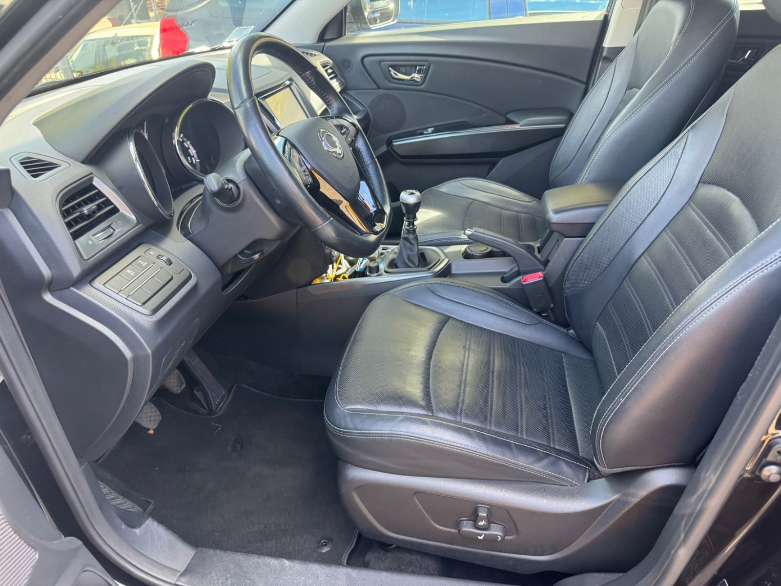 Fahrzeugabbildung Ssangyong XLV 4x4 Leder+Navi+Sitzheizung+18Zoll+Kamera