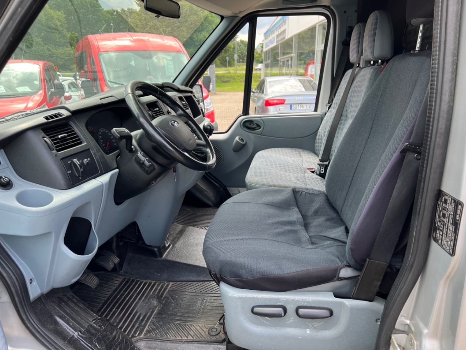 Fahrzeugabbildung Ford Transit KLIMA FT 350 L Trend LKW Kasten Export