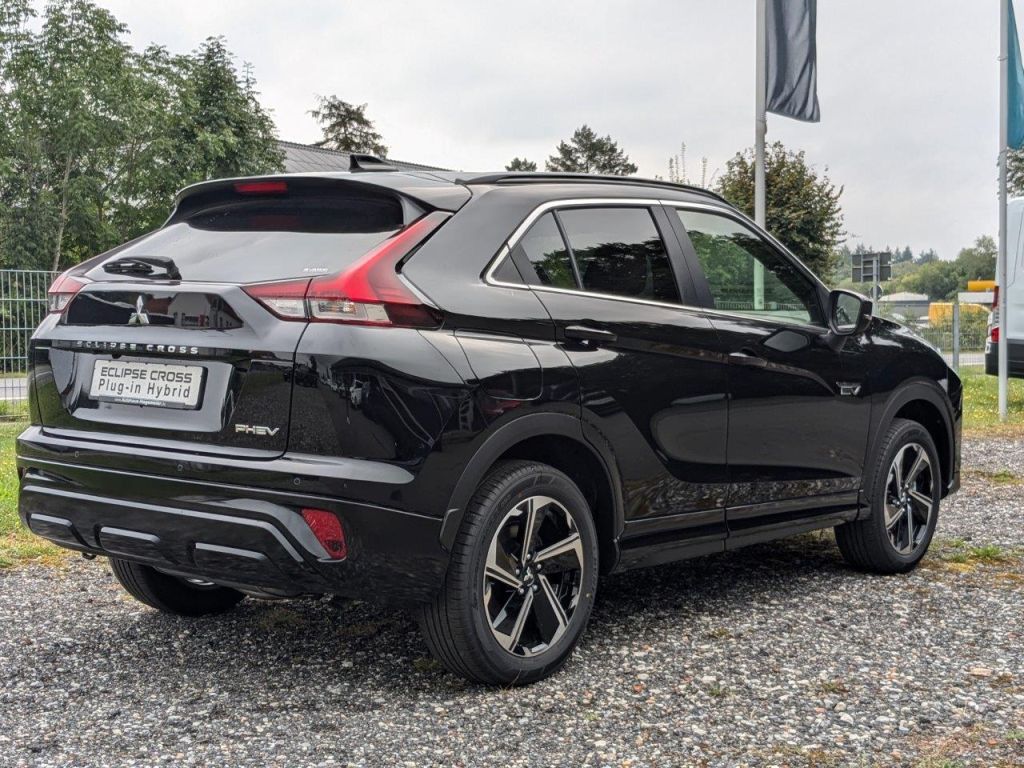 Fahrzeugabbildung Mitsubishi Eclipse Cross 2.4 PHEV 4WD Select