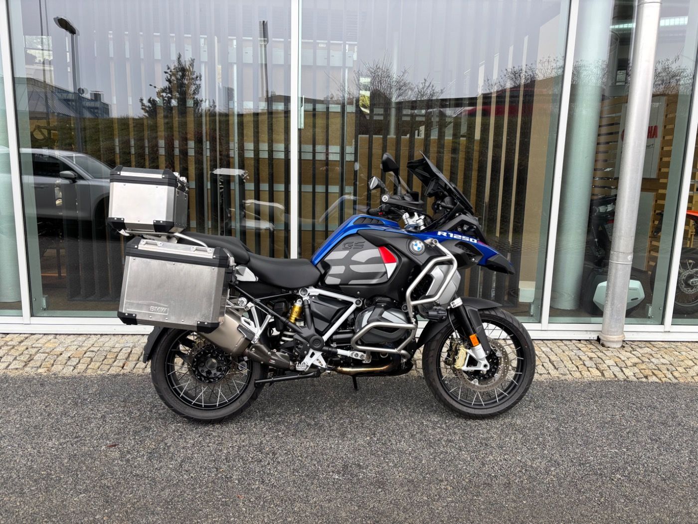 Fahrzeugabbildung BMW R 1250 GS Adventure Rallye Akrapovic Öl Inclusiv