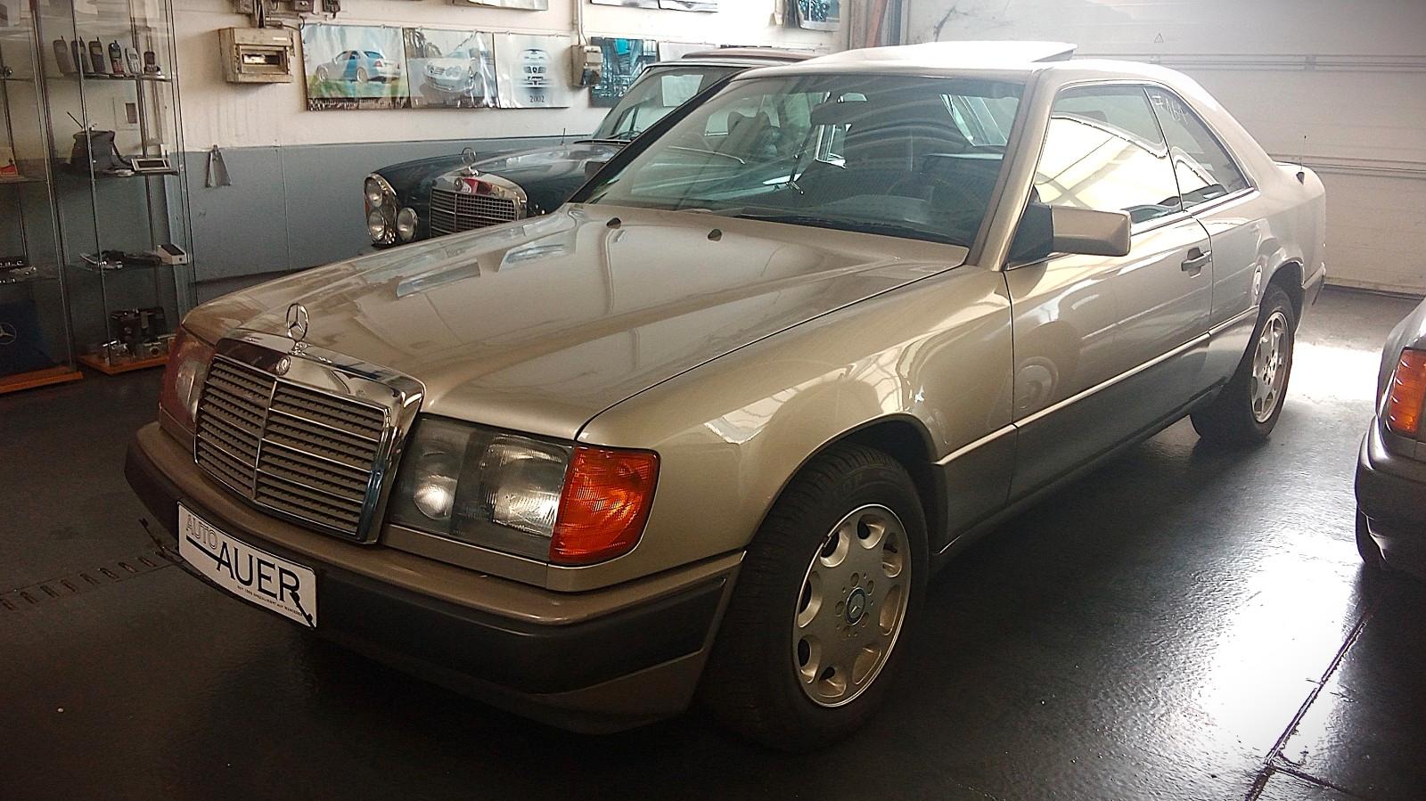 Mercedes-Benz 230CE