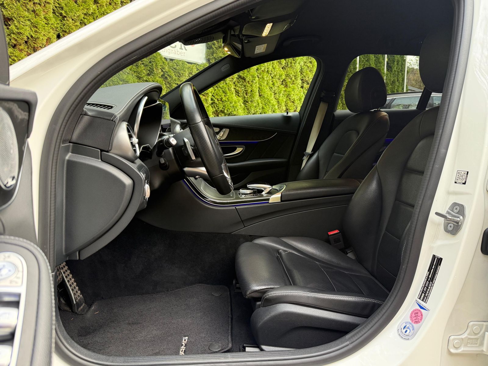 Fahrzeugabbildung Mercedes-Benz C 300 d 4M AMG-Line MULTIB+NIGHT+NAV+KAM+VIRTUAL