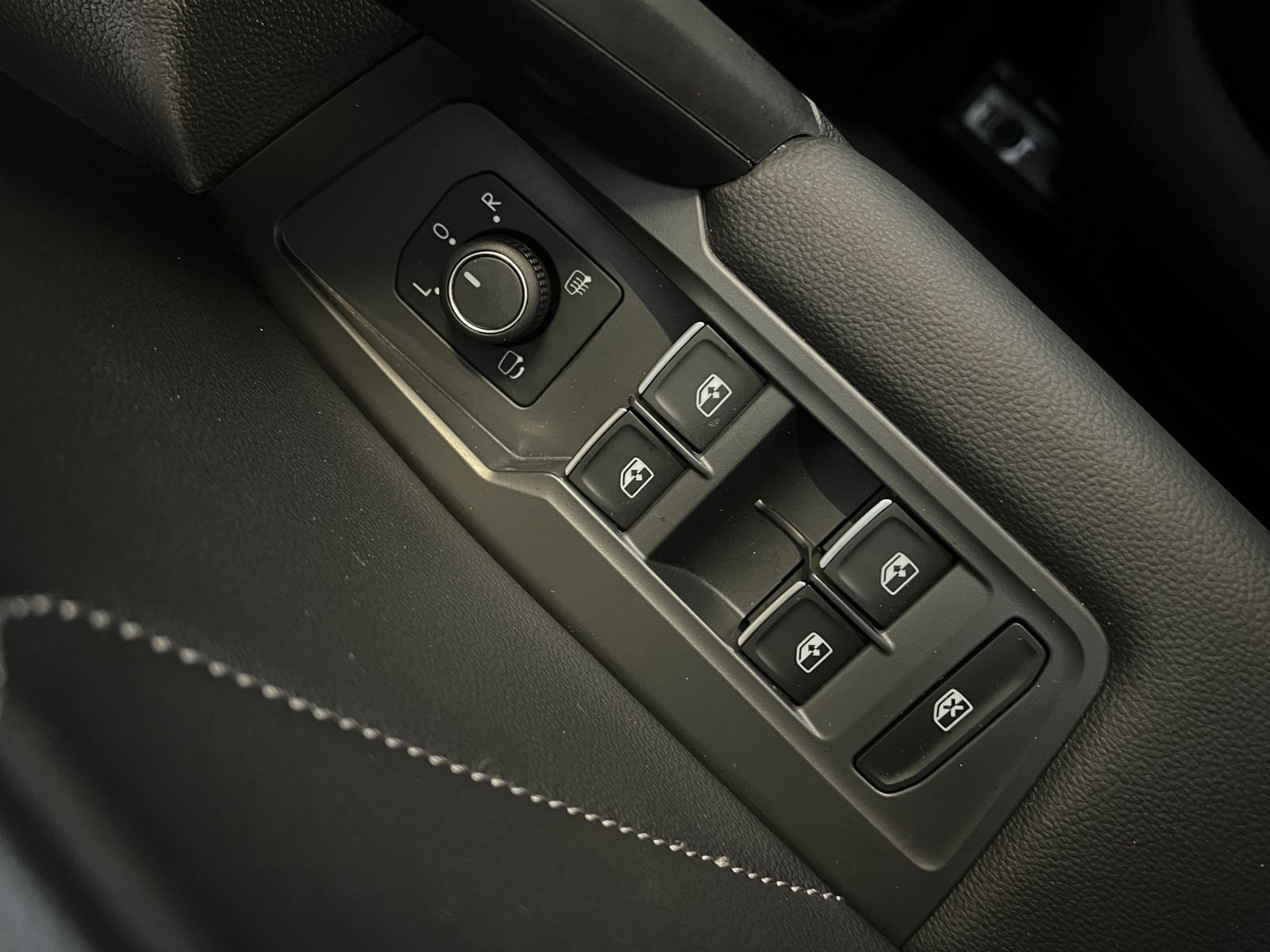 Fahrzeugabbildung Volkswagen Tiguan Allspace R-Line 2.0 TDI DSG 4Motion *AHK,