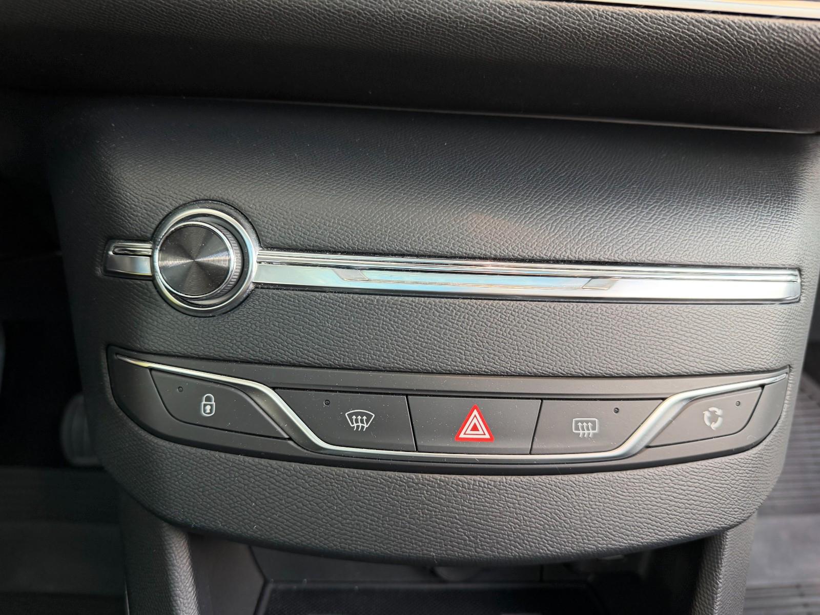 Peugeot 308 Style 1.2 Kamera Panorama Sitzheizung