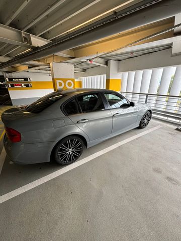 BMW 320i - E90 Limousine  180.000KM   Automatik