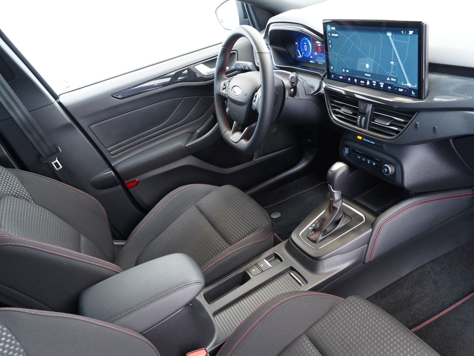 Fahrzeugabbildung Ford Focus Turnier ST-Line X 1.0 EcoBoost Mild-Hybrid