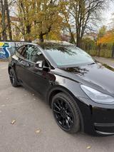 Tesla Model Y Long Range AWD - Tesla Model Y Gebrauchtwagen in Berlin
