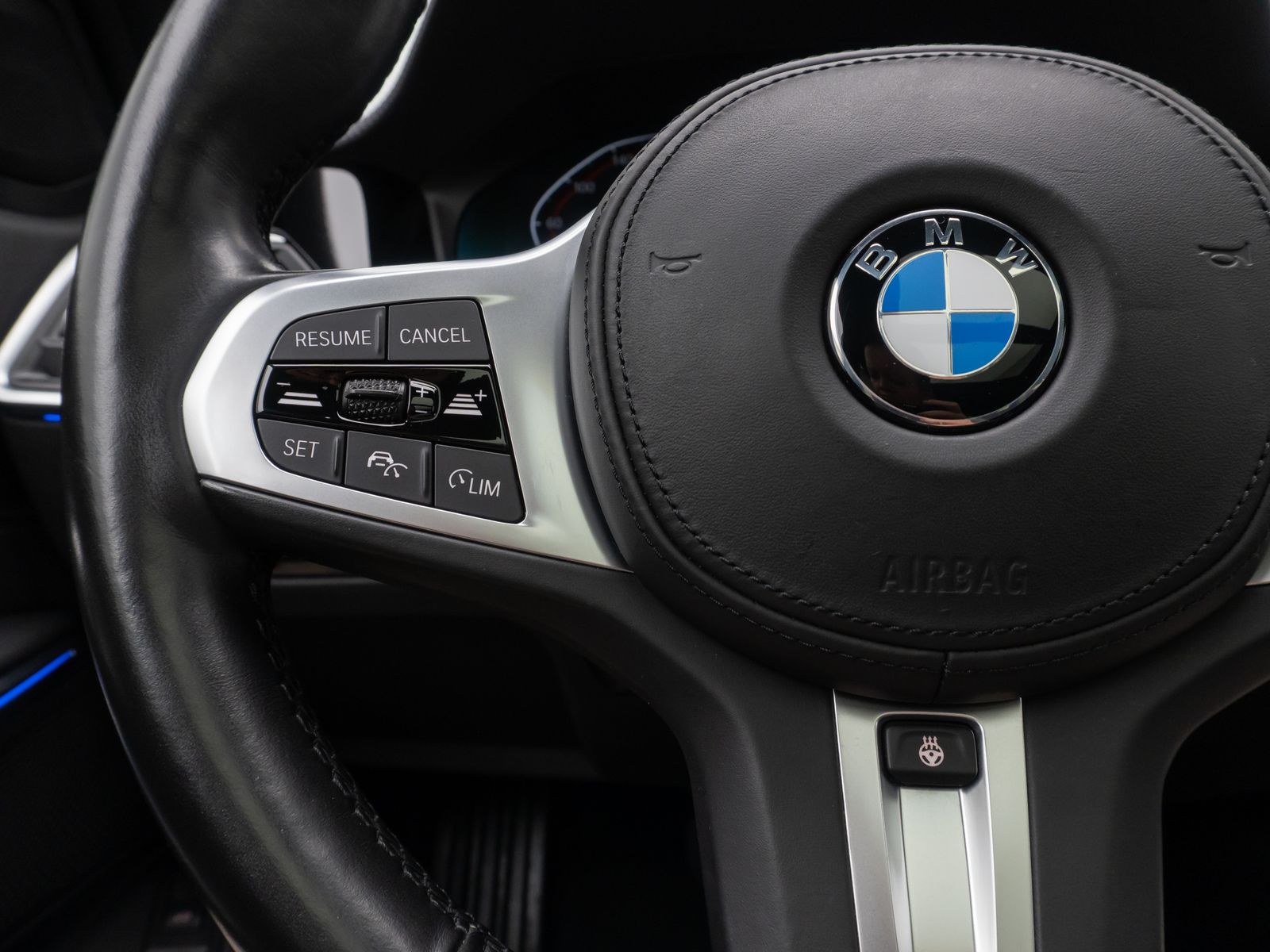 Fahrzeugabbildung BMW 330d xD SportLine DAB Laser DisKey HiFi Panorama