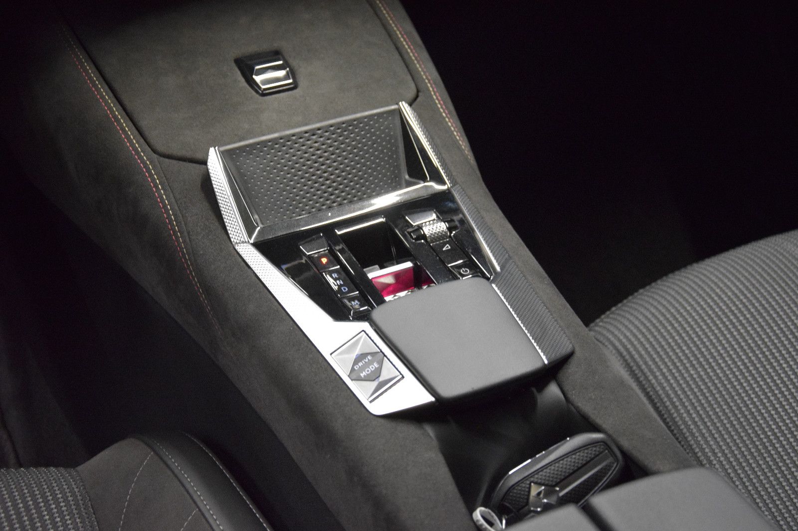 Fahrzeugabbildung DS Automobiles DS4 Performance Line Kamera Sitzheizung