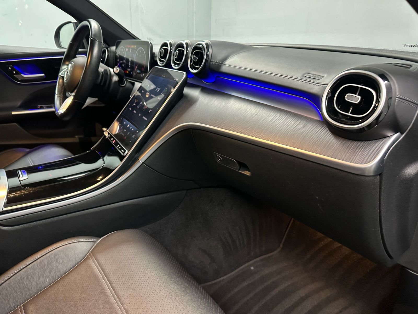 Fahrzeugabbildung Mercedes-Benz C 300 d Autom. AVANTGARDE*NIGHT*AHK*DISTRO*360*