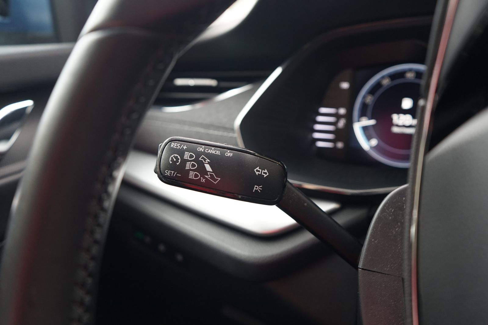 Skoda Octavia Combi 1.5 TSI First Edition LED Navi PDC foto 19