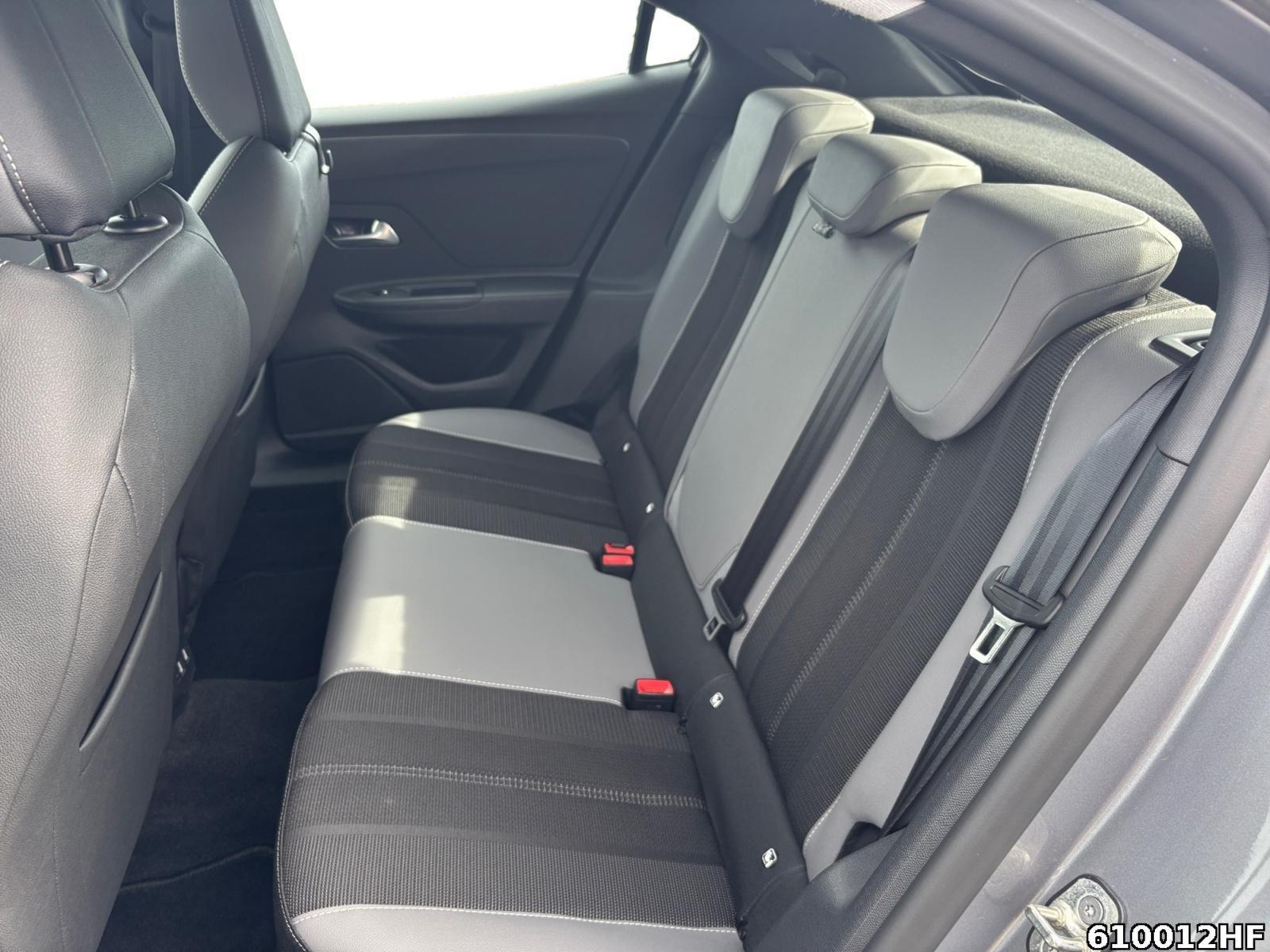Fahrzeugabbildung Opel Mokka 1.2 Turbo Elegance (EURO 6e)