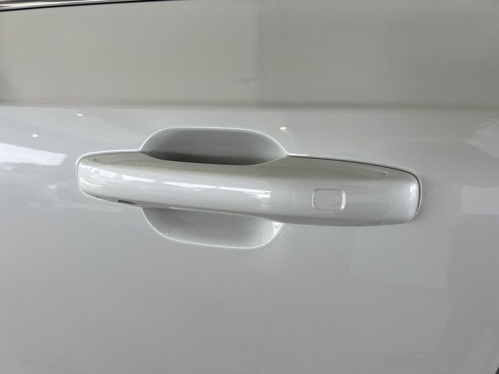 Volvo XC90 T8 Plus Bright Recharge AWD FourC AHK B&W