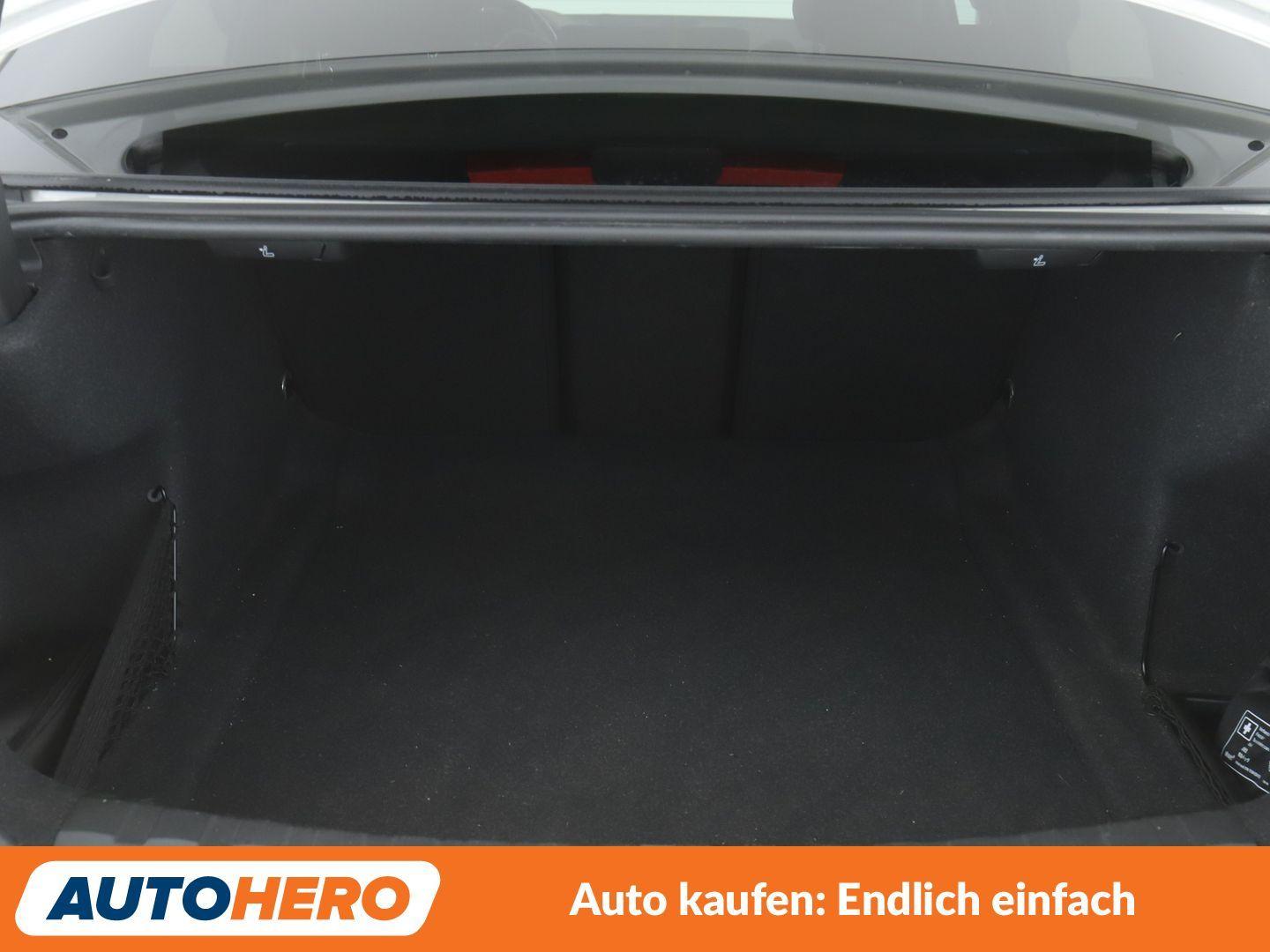 BMW 320i Sport Line Aut.*NAVI*LED*TEMPO*PDC*CAM*