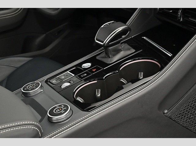 Volkswagen Touareg 3.0 l V6 TDI 4MOTION R-Line Black Style foto 12