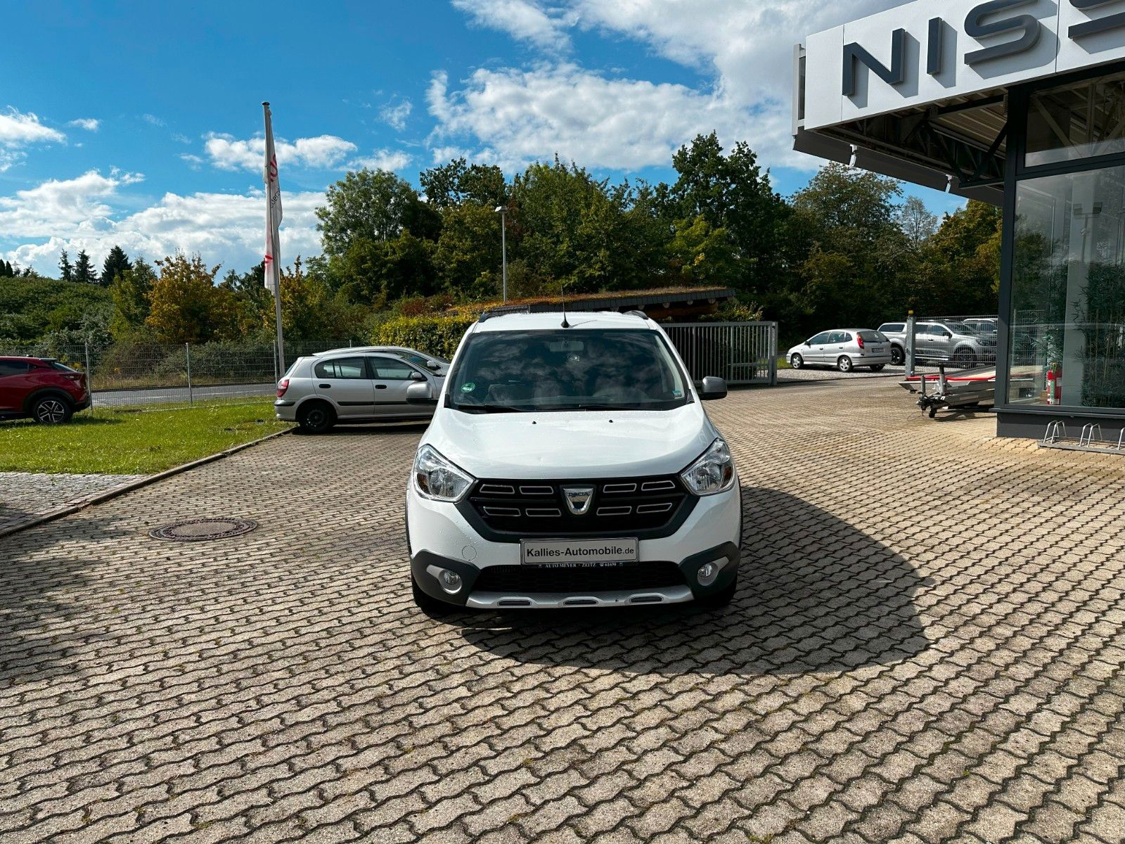 Fahrzeugabbildung Dacia Lodgy Stepway Plus