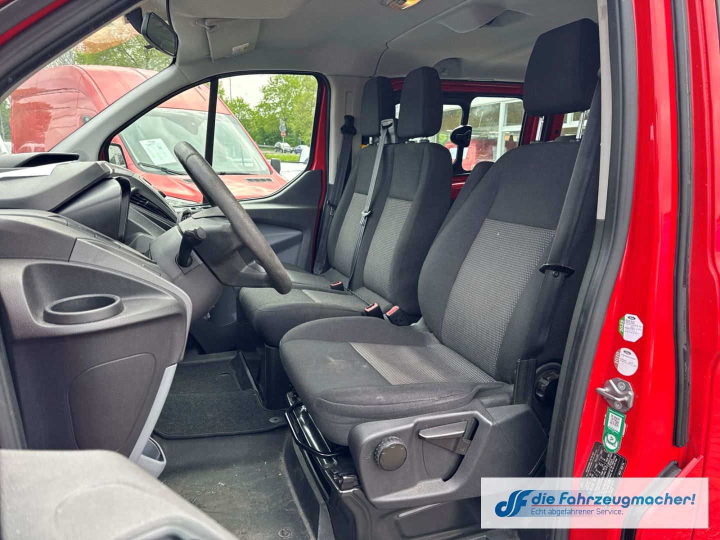 Fahrzeugabbildung Ford Transit Custom Kombi 300 L1 2.2 TDCi *1587
