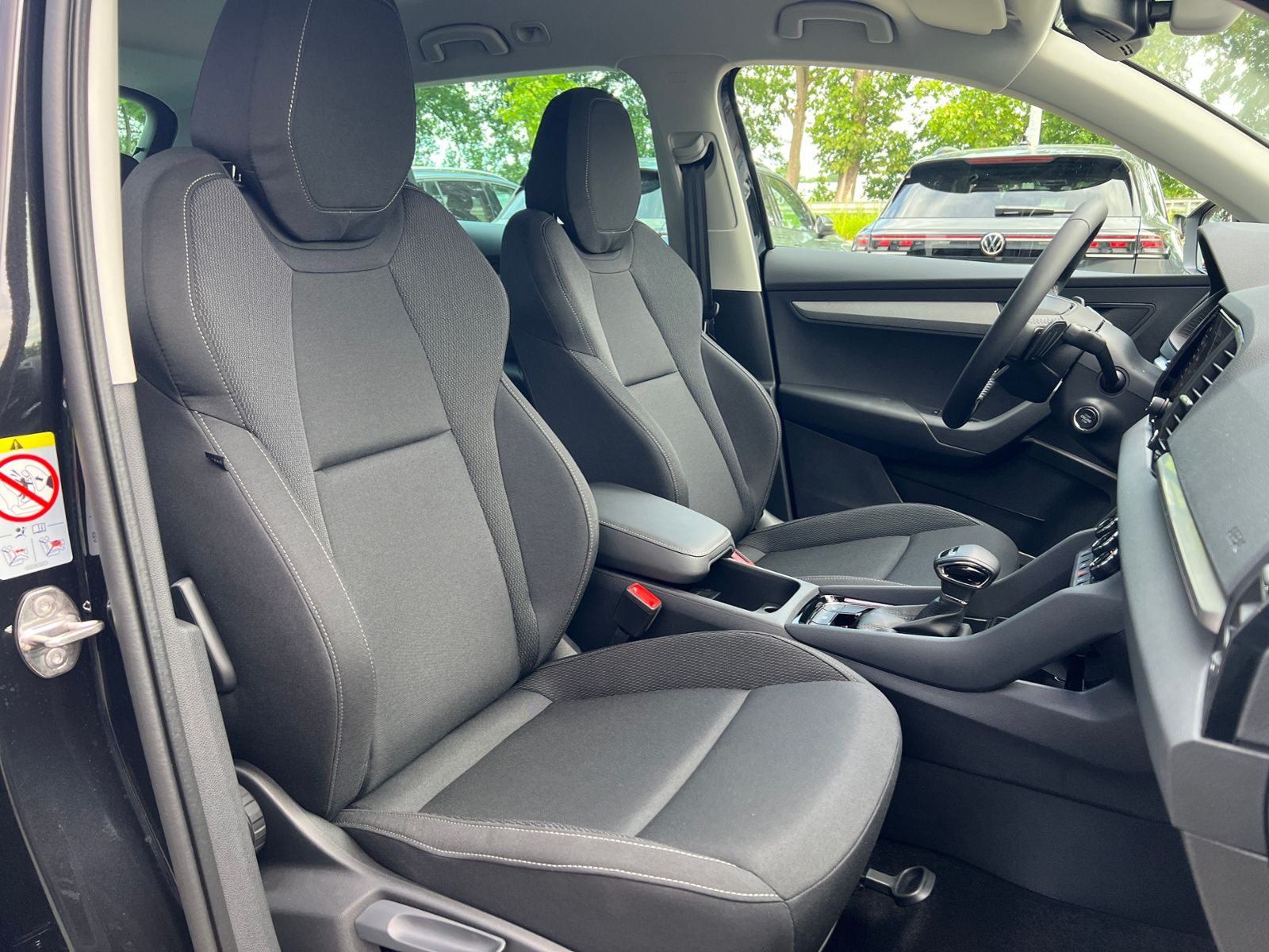 Fahrzeugabbildung SKODA Karoq Balance 1.5 TSI *AHK, ACC, Rückfahrkamera,