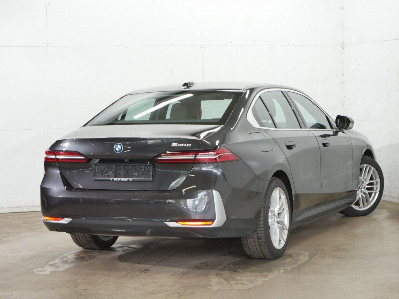 BMW 530e xDr Limo LivProf DAProf 360° KomfSi B/W
