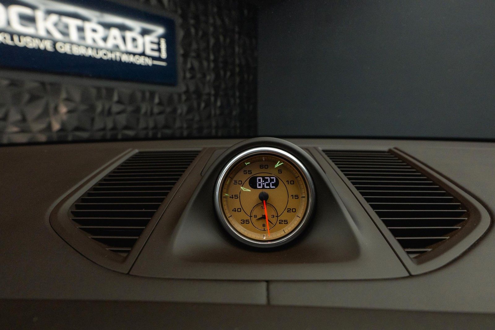 Fahrzeugabbildung Porsche Macan Turbo FENRIR | AURUM | CHRONO+ | LUFT | 21