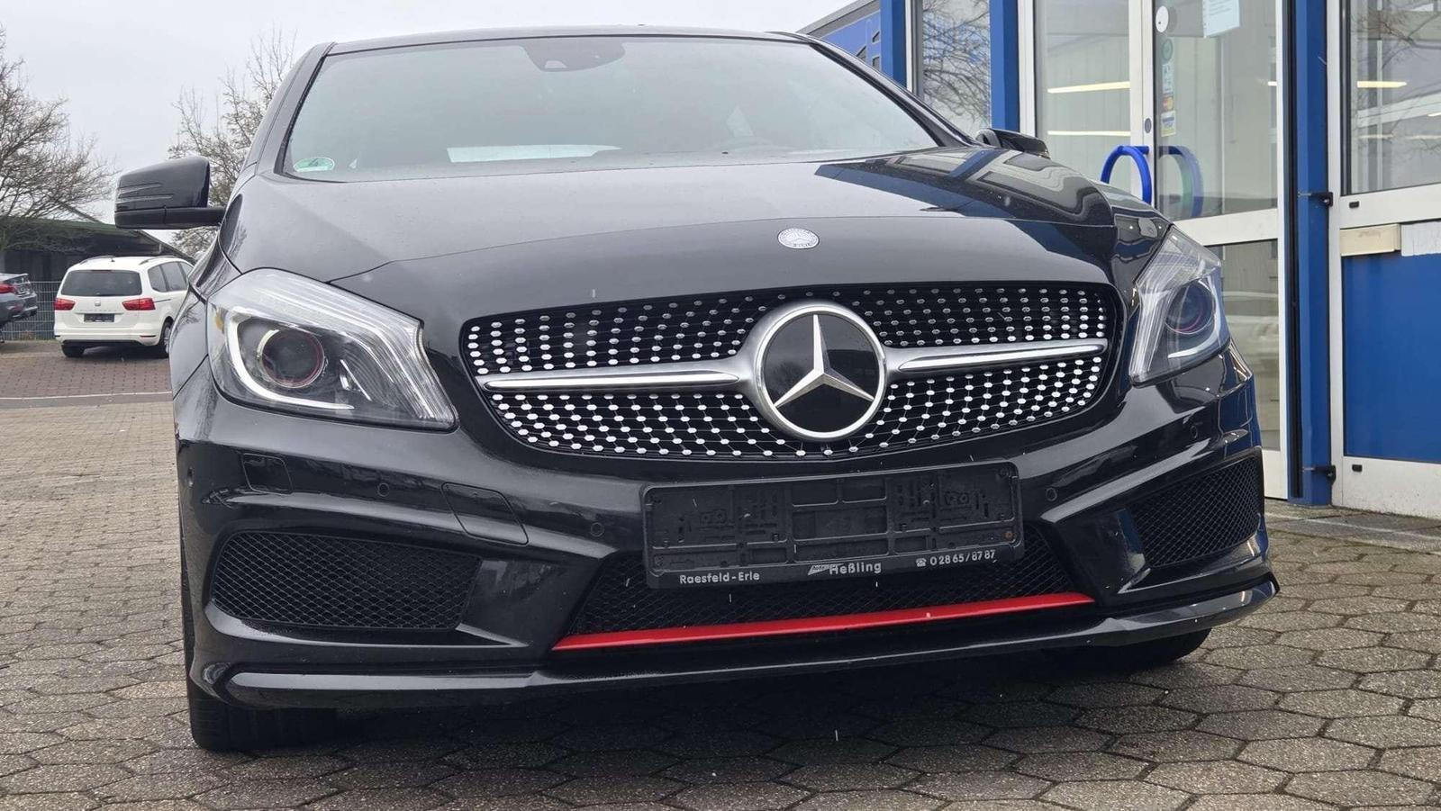 Mercedes-Benz A 250 A 250 Sport AUT Panorama DISTRONIC LEDER