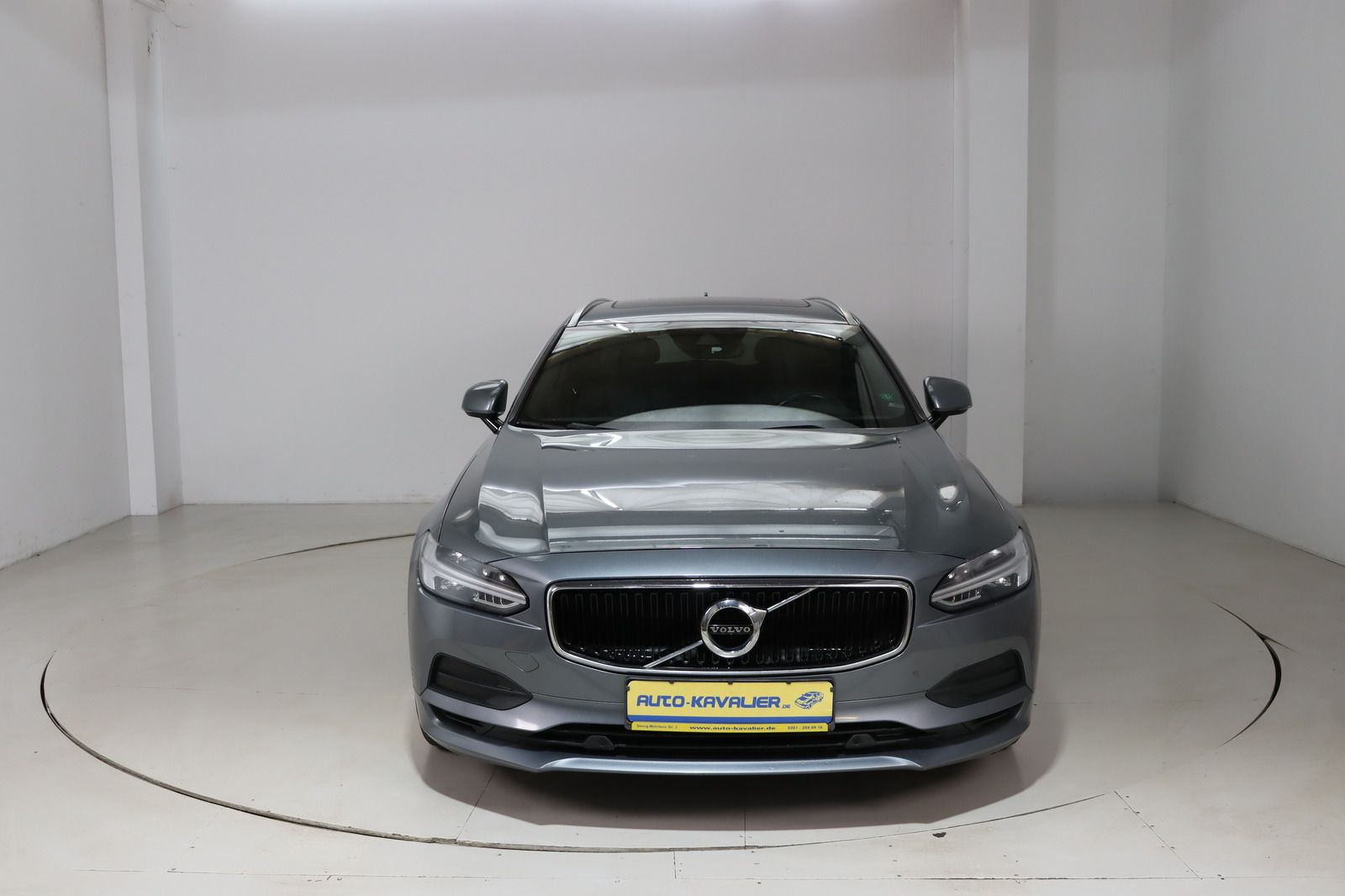 Fahrzeugabbildung Volvo V90 Kombi * HUD * Keyless * Limited Edition Mome