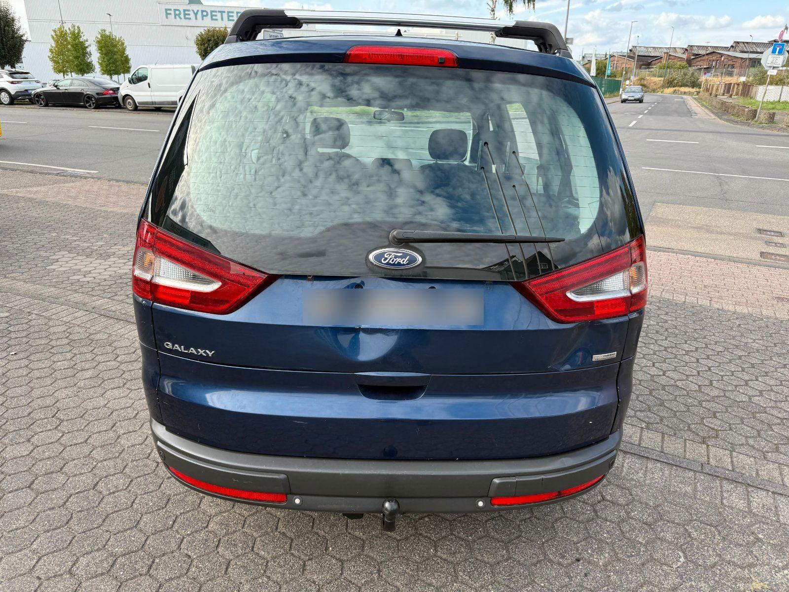 Ford Galaxy 2012 — photo 5