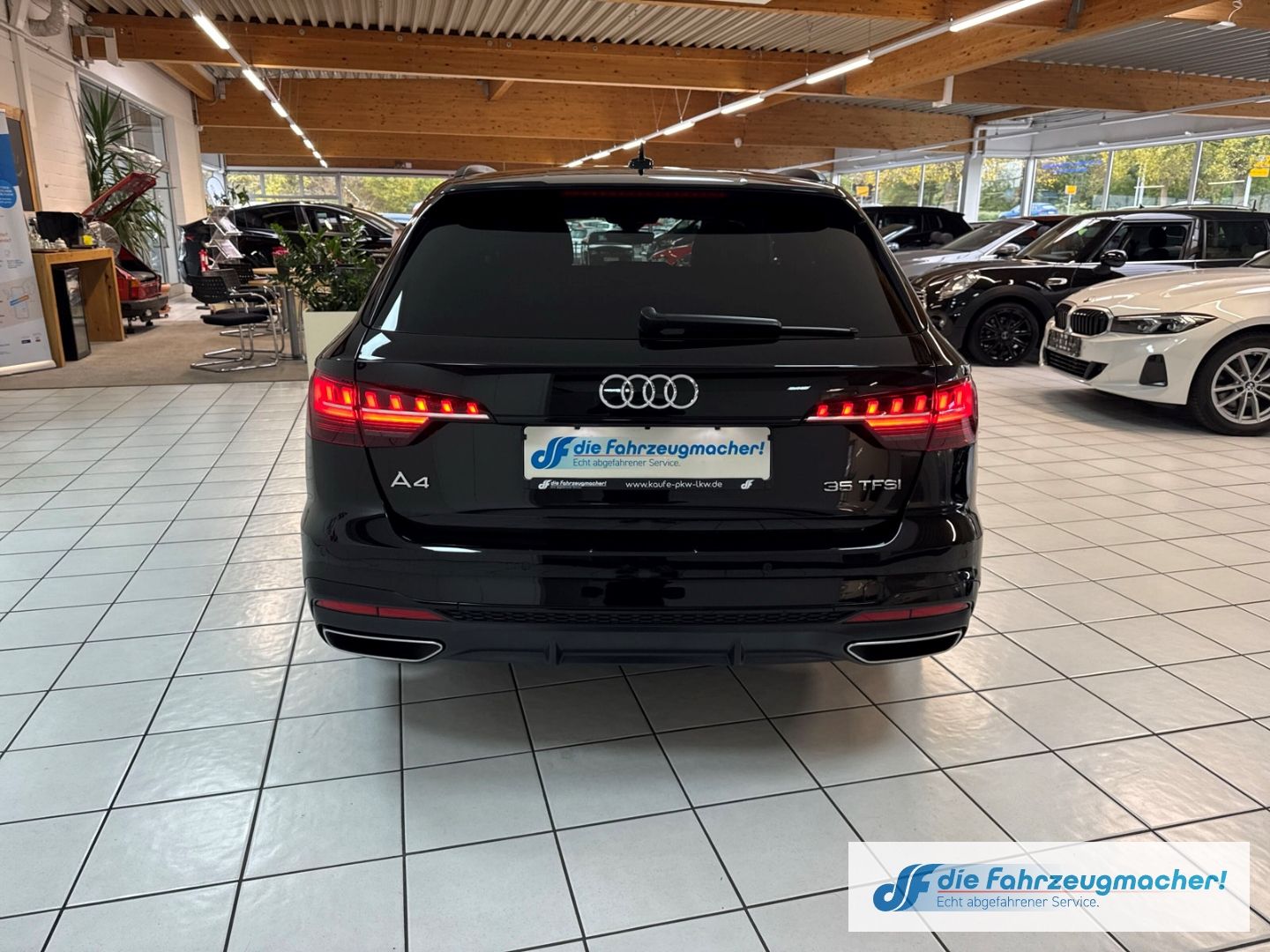 Fahrzeugabbildung Audi A4 Avant 35 TFSI S line Navi Leder LED ACC El. H