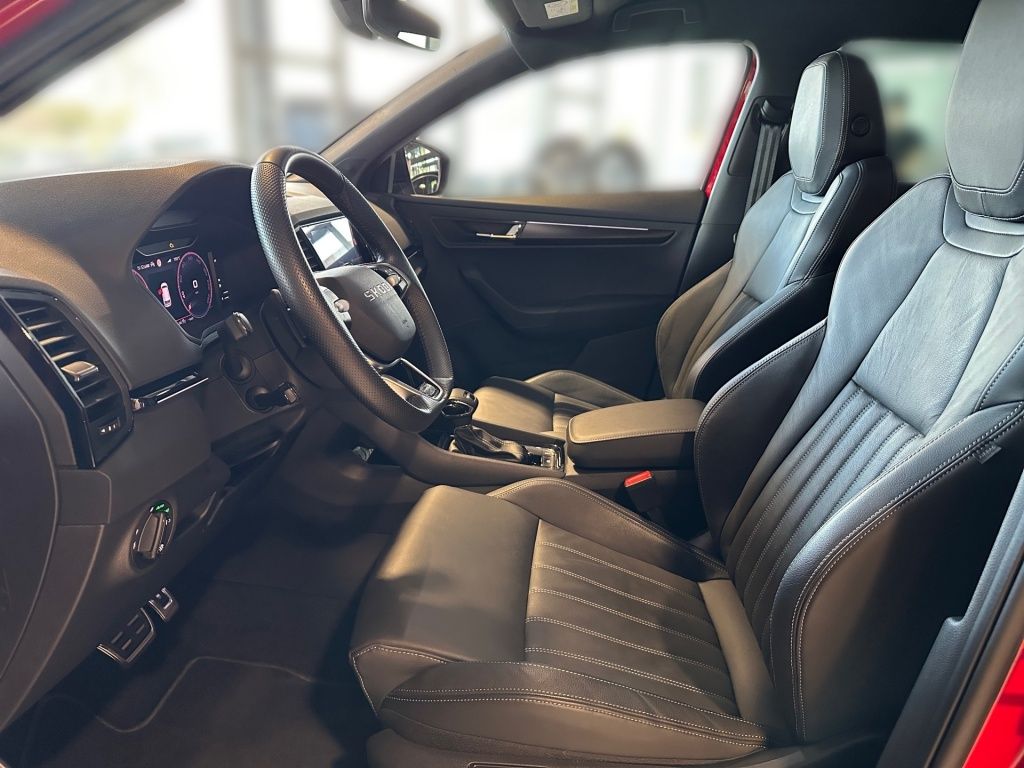 Fahrzeugabbildung SKODA Karoq 2.0 TDI Sportline AHK Memory LED Sport DAB