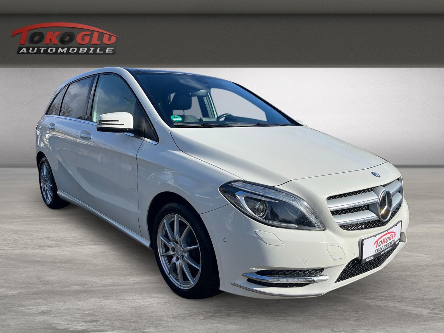 Mercedes-Benz B 180 Sportpaket El. Panodach Bi-Xenon SD Parkle