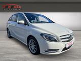 Mercedes-Benz B 180 Sportpaket El. Panodach Bi-Xenon SD Parkle - Mercedes-Benz B-Klasse: Sportpaket