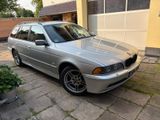 BMW 520i A Touring - - BMW 520 aus 2001: Kombi, 520i