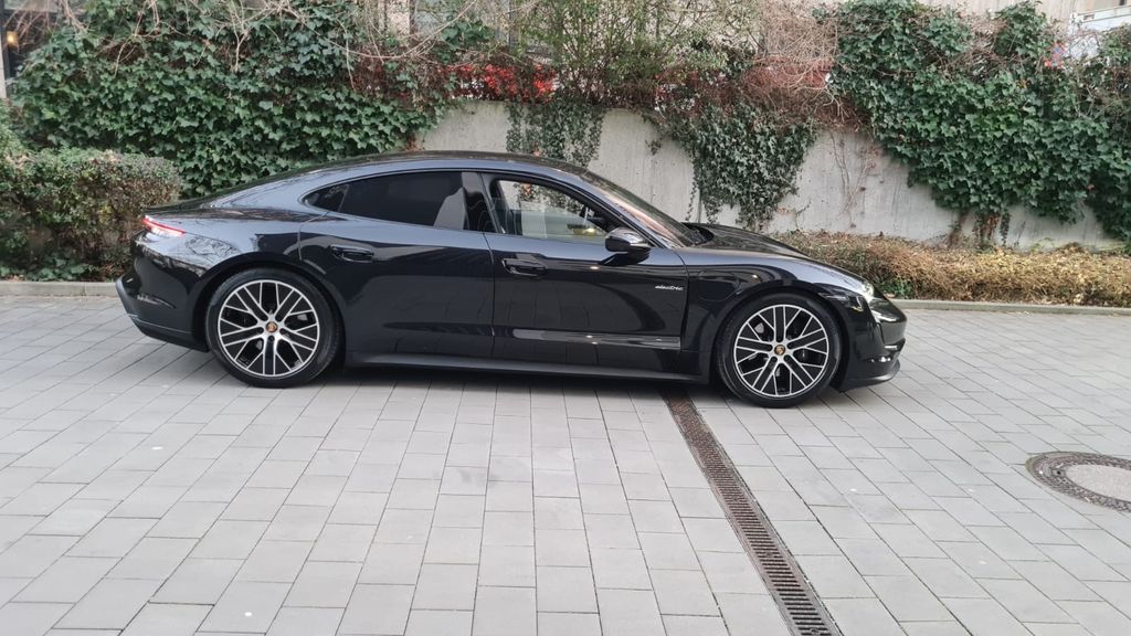 Image of Porsche Taycan