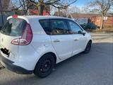 Renault Scenic Expression 1.6 16V 110 Expression - Renault Scenic Expression mit Benzin-Antrieb
