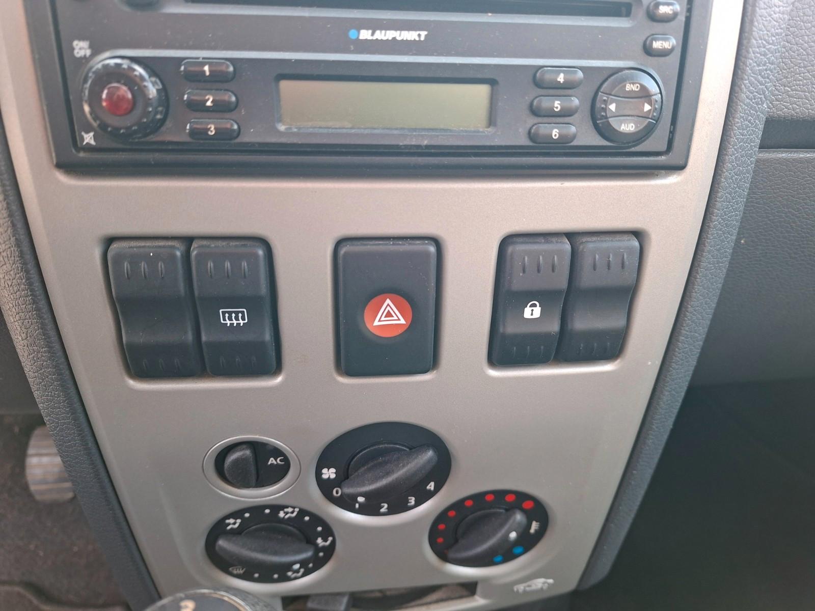 Dacia Logan 2009 — photo 11
