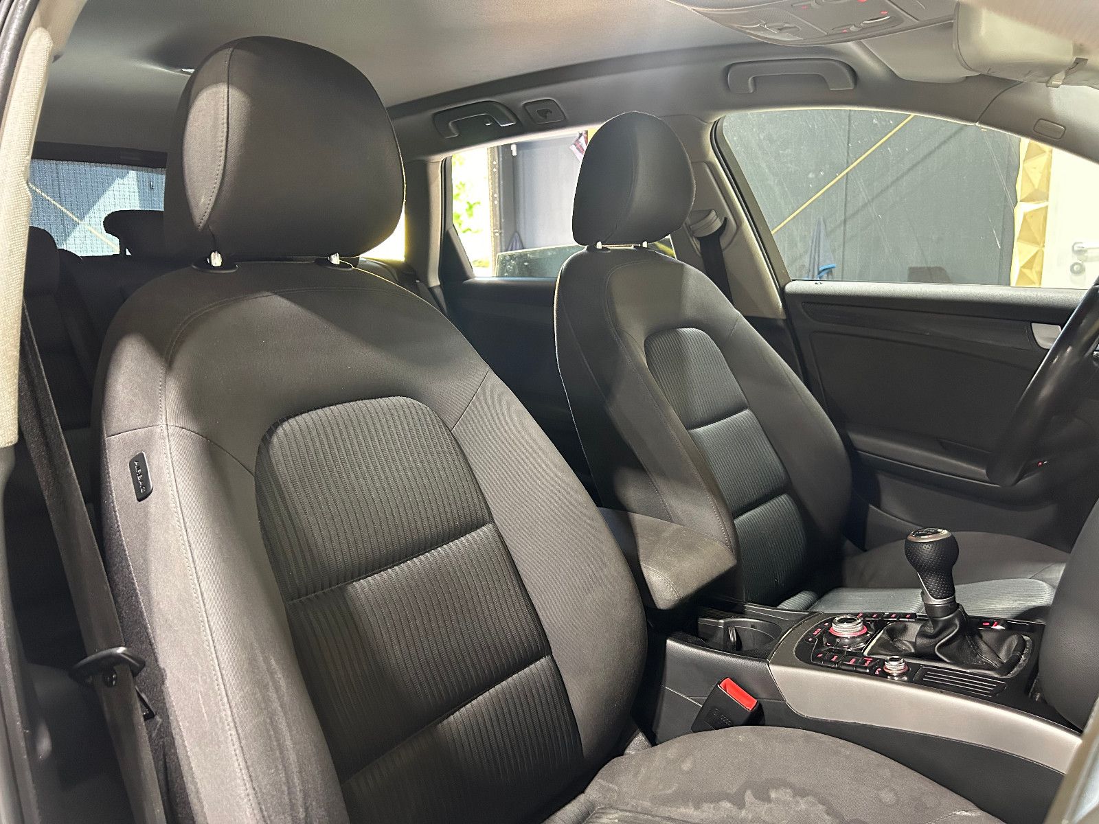 Fahrzeugabbildung Audi A4 Avant Attraction/SHZ/TEMPOMAT/PDC/KLIMA