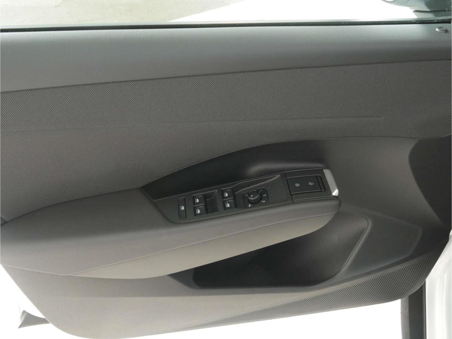 Volkswagen T-Roc 1.5 eTSI Life DSG NAV/LED/RFK/ACC/SH, миниатюра 16