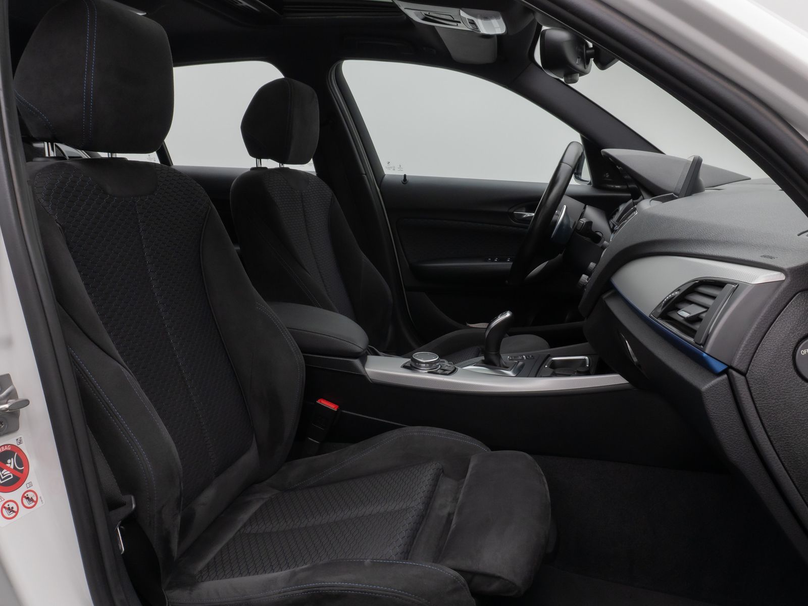 Fahrzeugabbildung BMW M135i xD Parkassist Glasdach H/K NaviPr Komfort