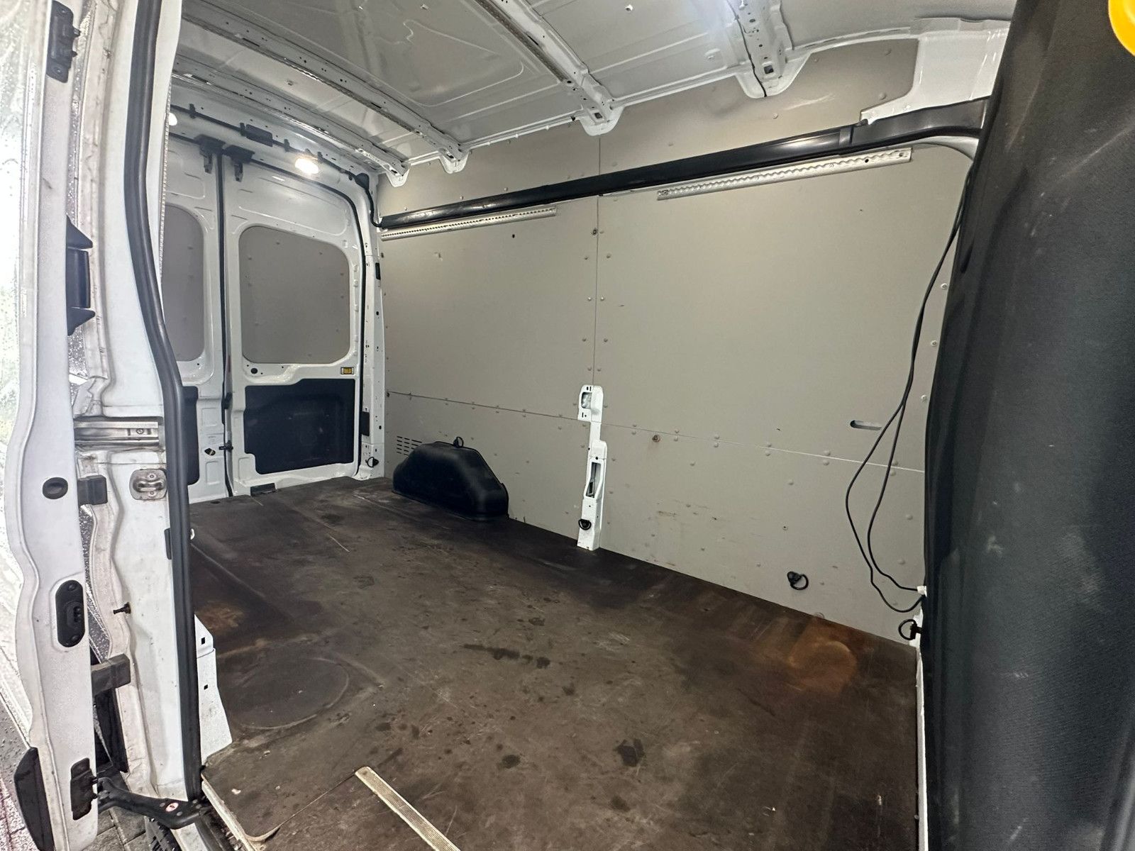 Fahrzeugabbildung Ford Transit 350 L3H3 AUTOM.*TEMPO*KLIMA*Bi-XENON*AHK