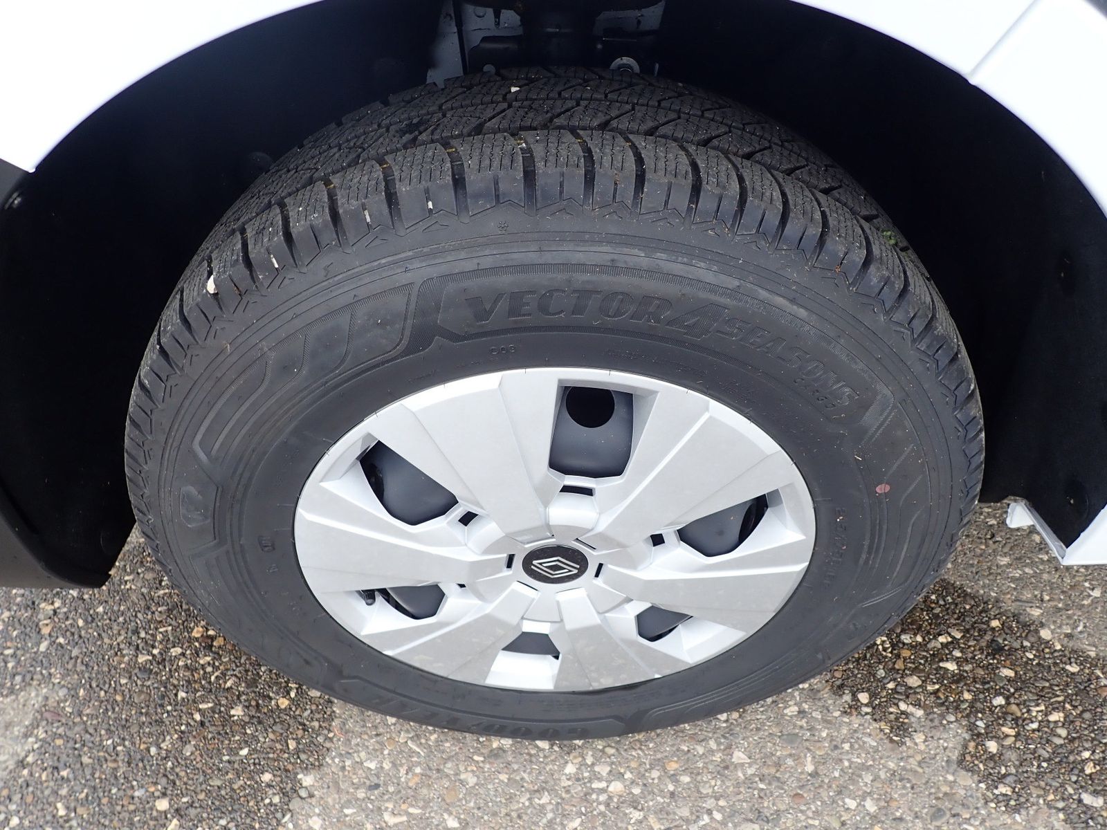 Fahrzeugabbildung Renault Master Kastenwagen FWD Kasten extra L2H2 3,5t Bl