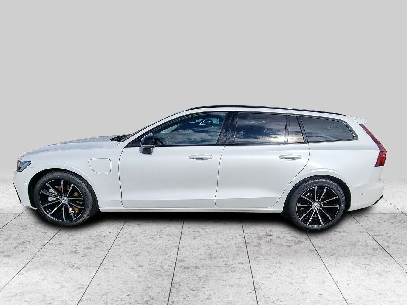 Volvo V60 T6 PLUS DARK DEAL 588 EURO imagem 2