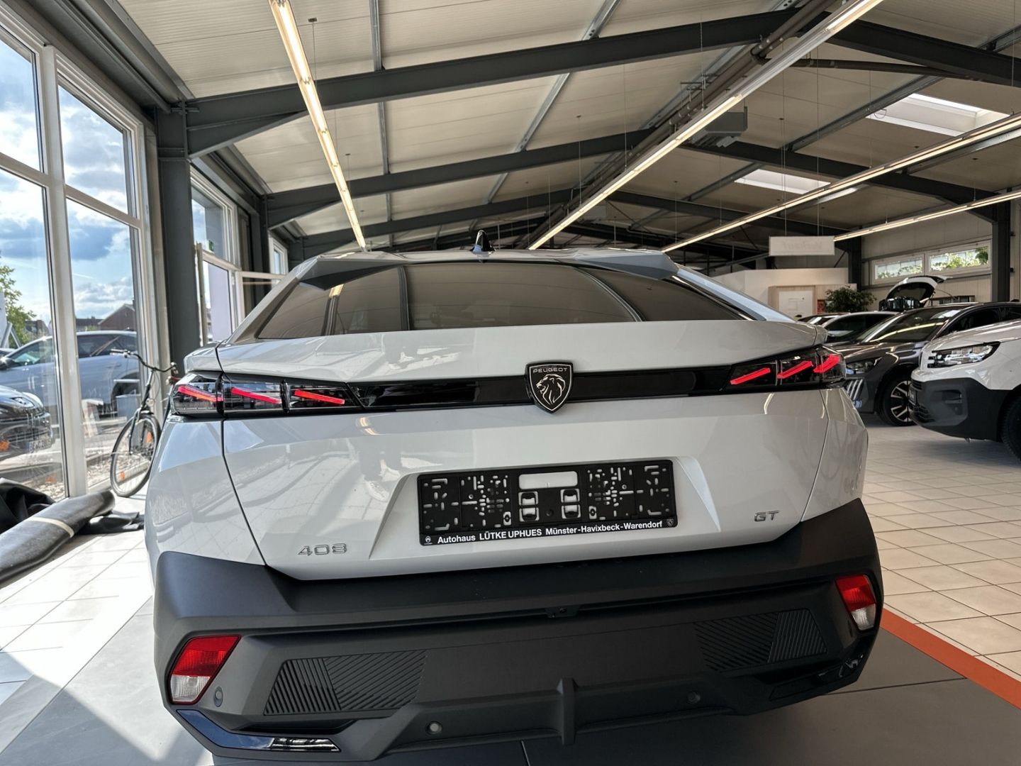 Fahrzeugabbildung Peugeot 408 GT Hybrid 145 e-DSC6 El. Panodach Navi SHZ