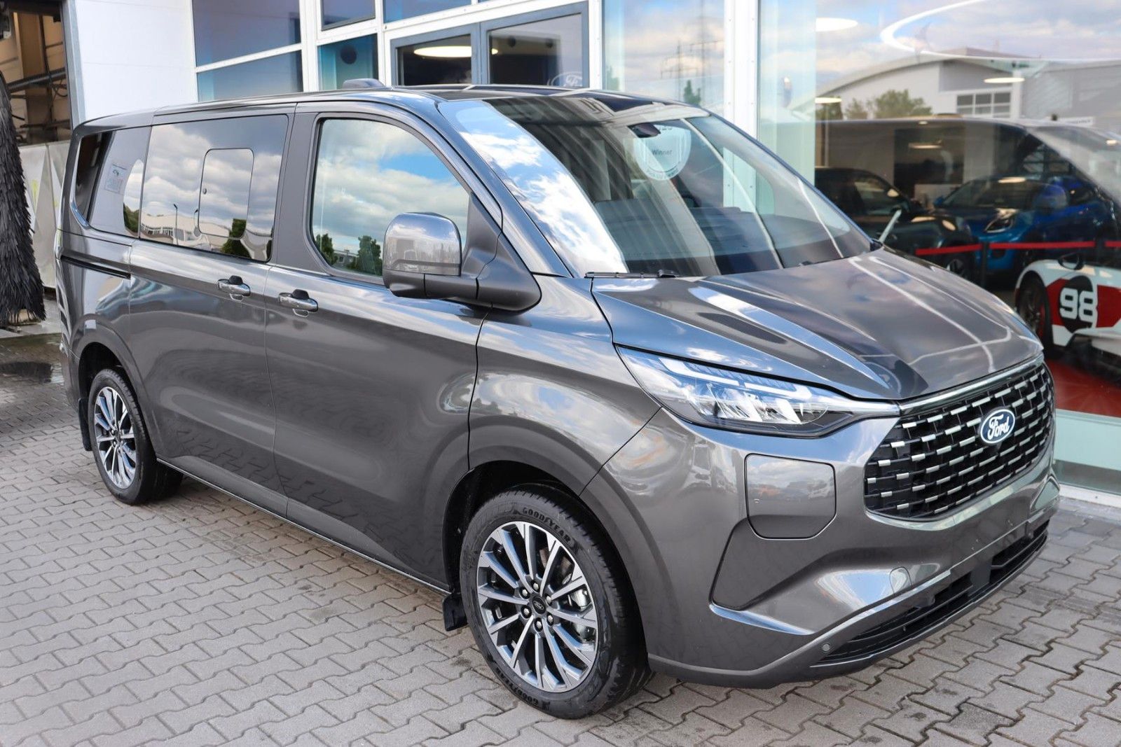 Ford Tourneo Custom Titanium X 2.5l PHEV 0,0% FIN* imagem 2