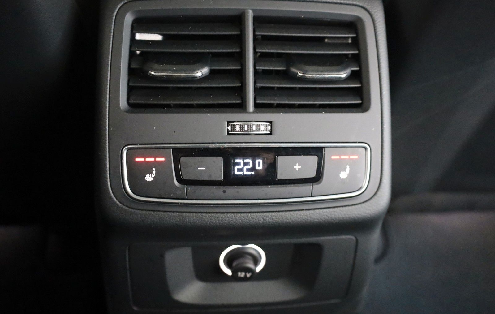 Fahrzeugabbildung Audi A4 Avant 45 TFSI S Line Leder,Navi,LED,Panorama