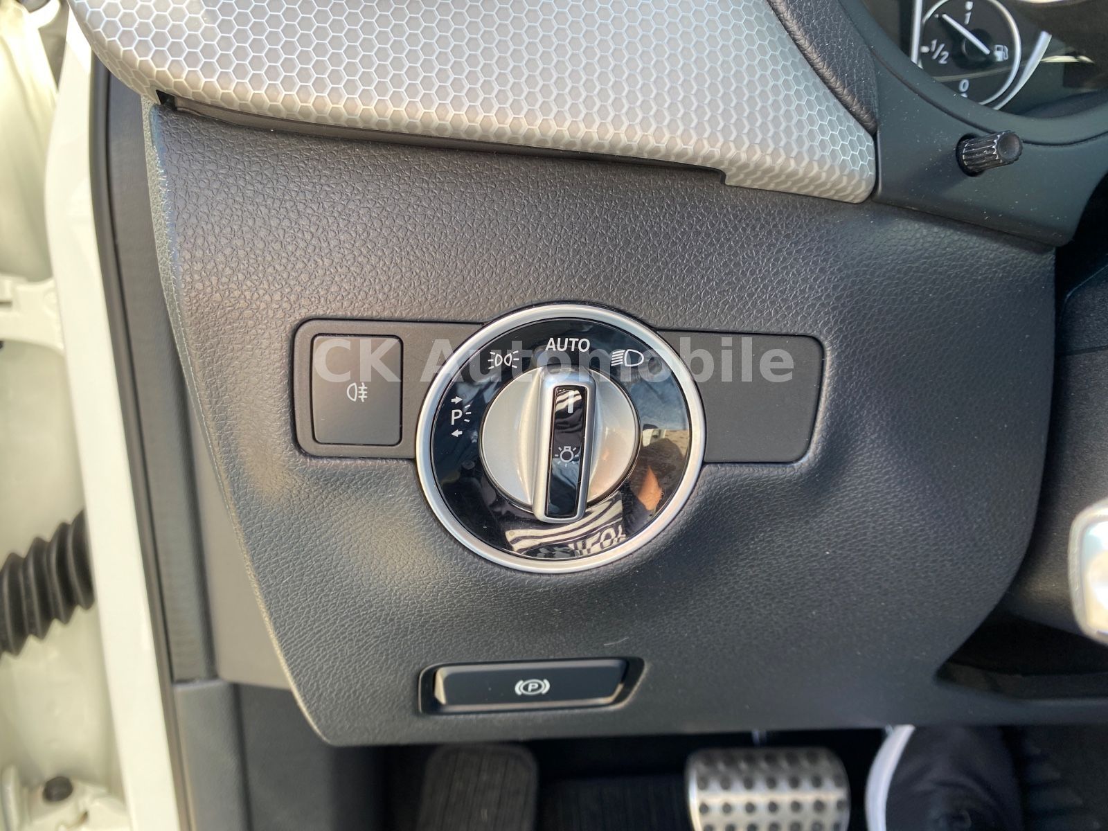 Fahrzeugabbildung Mercedes-Benz B200 Automatik Night-Paket/Leder/Bi-Xenon/Kamera