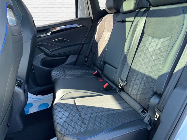 Fahrzeugabbildung Volkswagen Tiguan R-Line 2,0 l TSI OPF 4MOTION KLIMA LED AL