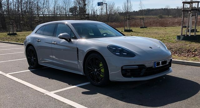 Porsche Panamera 4 E-Hybrid Sport Turismo