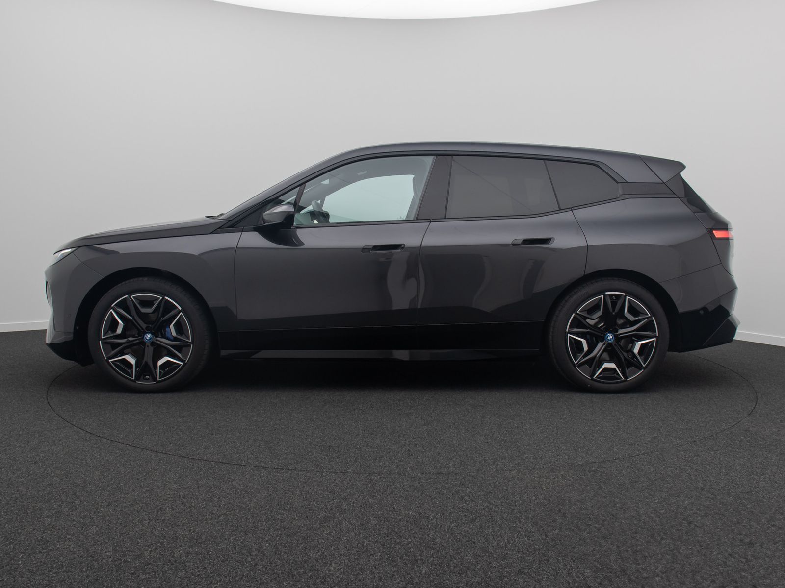 Fahrzeugabbildung BMW iX xD40 Sportpaket DAB SkyLounge 360° AHK 22Zoll