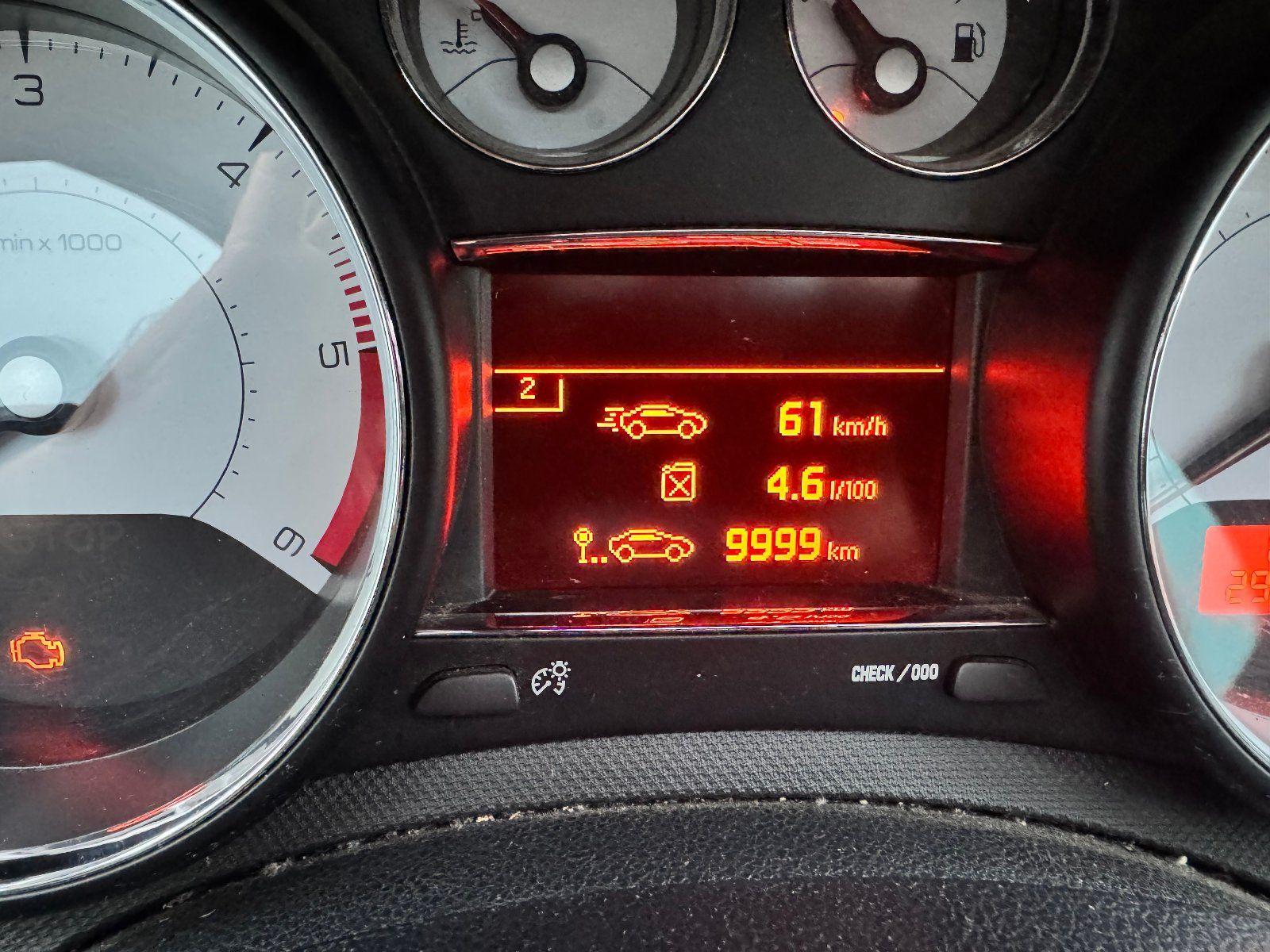 Peugeot 308 2012 — photo 6