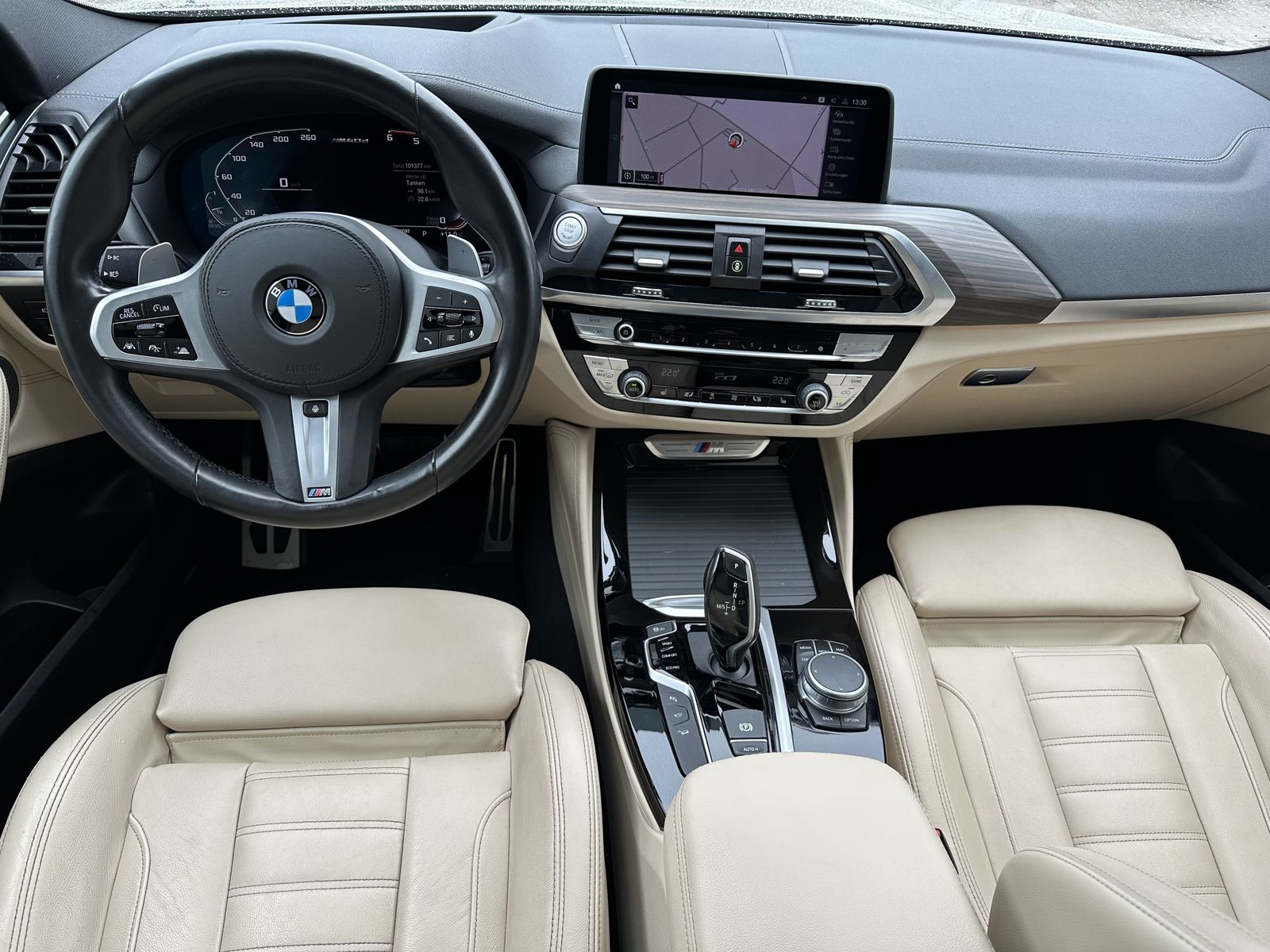 Fahrzeugabbildung BMW X4 M40d NAV+LED+HEAD-UP+PANO+360°+H&K+STANDHEIZU